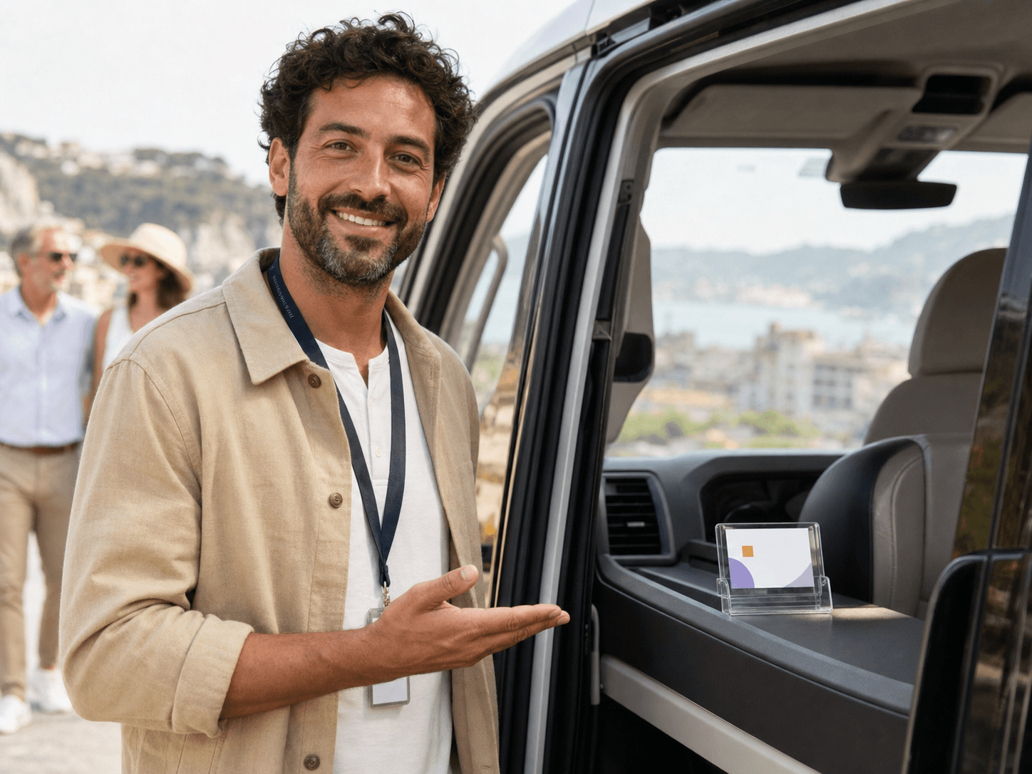 Tour guide presenting an Aplauso card in a passenger shuttle